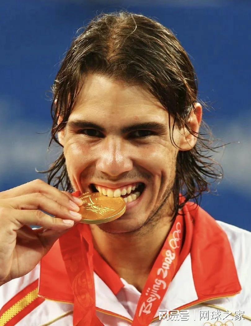 世界杯对阵名单-四十多年仅七人做到:生涯最后一冠,竟是大满贯