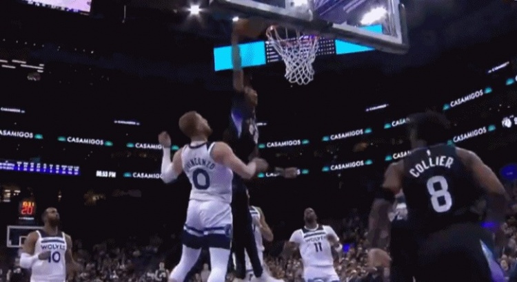 鹰击长空！贝利生掏麦丹 反击行进间送滑翔战斧重扣炸翻全场