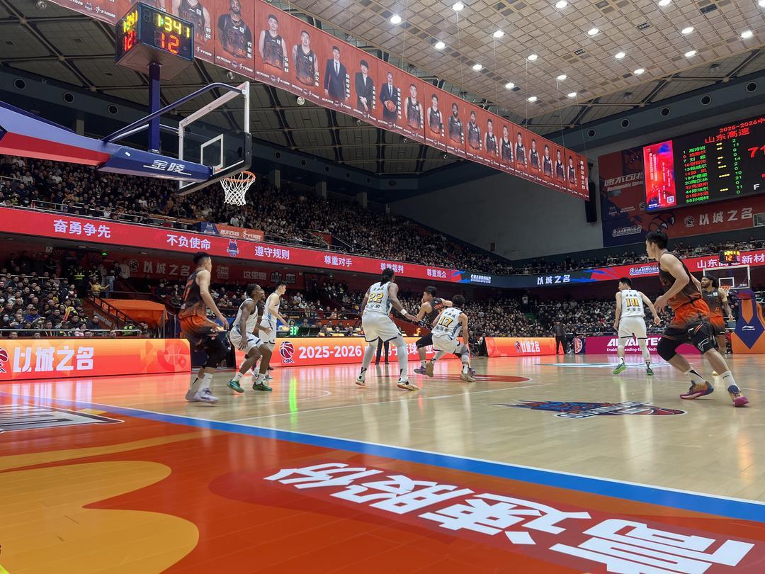 世界杯对阵名单-打的就是精锐！高速男篮93：87击败广厦，迎来三连胜