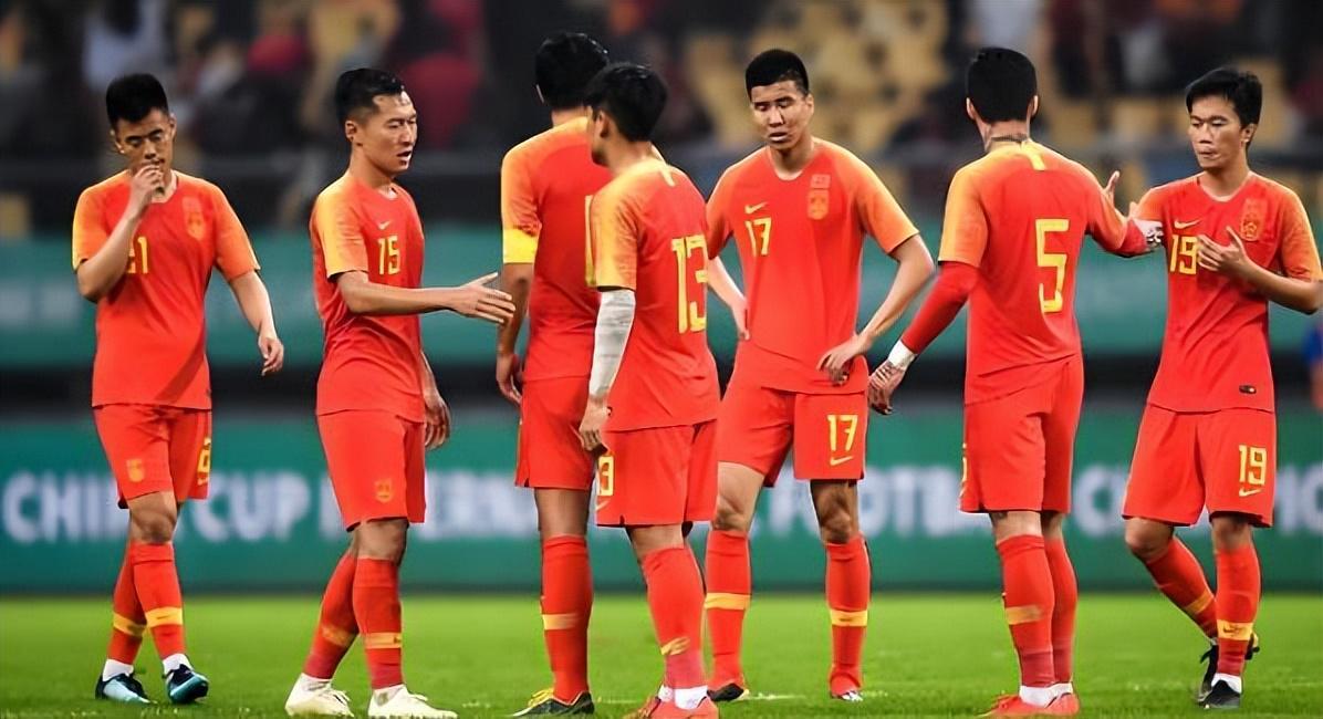 世界杯分组结果-意外！崔鹏带领中国球队1比2热身赛惜败巴萨09梯队，引发热议