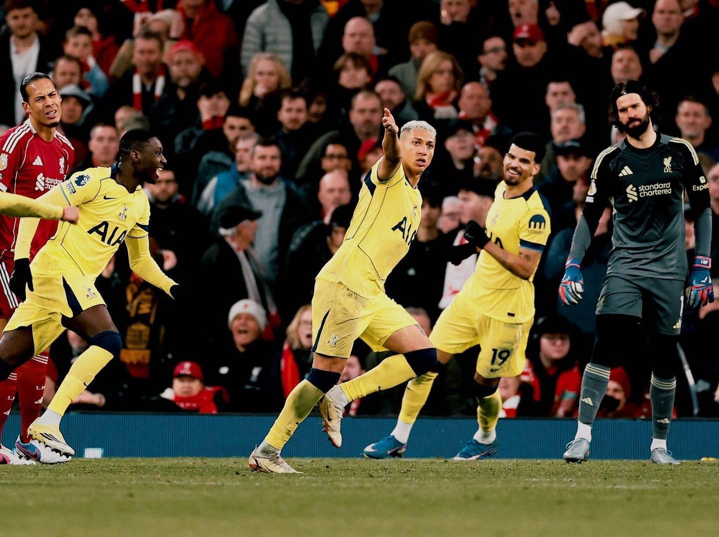 世界杯分组结果-降级区无事发生？英超15~18名四支球队本轮默契地各取一分